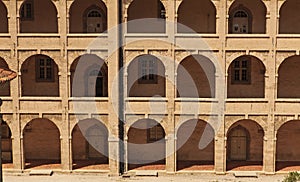 Architecture and archs