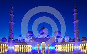 Architecture of Grand Mosque Abu Dhabi
