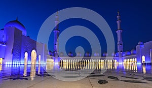 Architecture of Grand Mosque Abu Dhabi