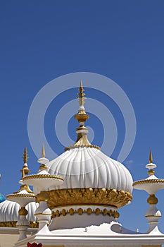 Architecture: Middle Eastern elements of Mughal Style