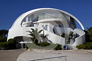 Architecture: Unusual Dome Shape Beach House photo