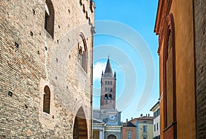 The architectures of Cremona