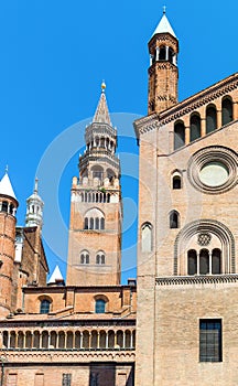 The architectures of Cremona