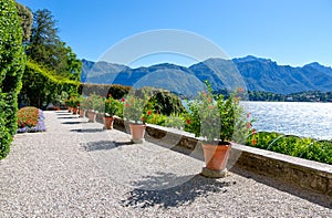 Architectures and landscapes of Como Lake