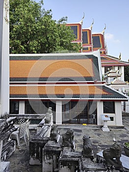 Architecutre and building inside the Wat Pho