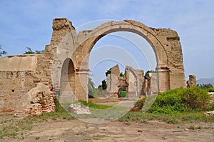 Archway ruin