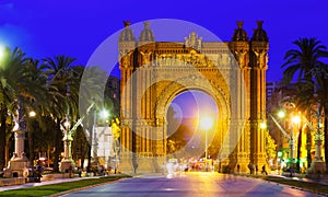 Arco de Triunfo in night