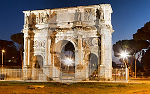 Arco di Costantino in night. photo