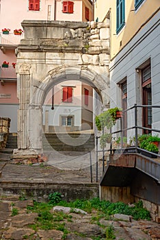 Arco di Riccardo in Italian town Trieste