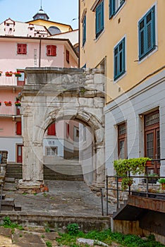 Arco di Riccardo in Italian town Trieste