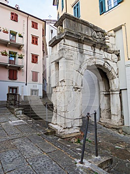 Arco di Riccardo, Trieste