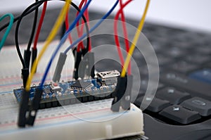 Arduino, transistors, protoboard with LED lined up