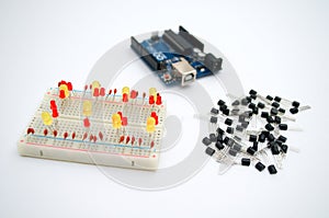 Arduino, transistors, protoboard with LED lined up