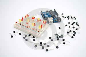 Arduino, transistors, protoboard with LED lined up