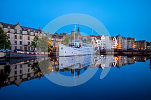 Night view of leith by the river