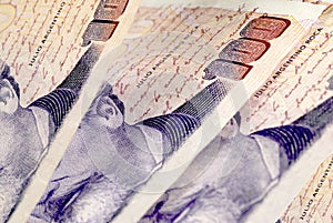 100 Argentine pesos