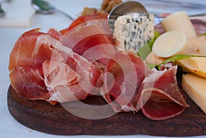 Argentine Tabla with JamÃ³n cocido