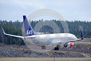 Scandinavian Airlines, SAS, Boeing 737 - 76N landing