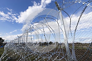 The army of F.Y.R. of Macedonia continues the fence construction