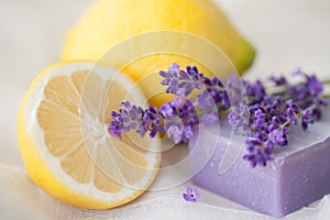 Aromatherapy with lemon and lavender