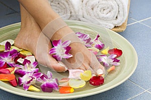 Aromatherapy water spa for feet