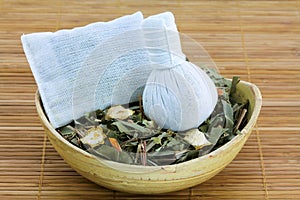 Aromatic Herbal Steam: traditional Thai compress