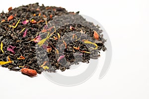 Aromatic, pungent, black tea with dry berries and flowers.