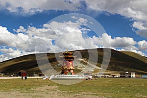 Around the Yarchen Gar Yaqen Orgyan Temple in Amdo Tibet, Chin