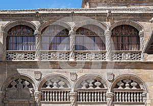 Arquitectura exterior de la capilla real en la catedral siglo XV photo