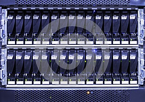 Array disk storage in data center