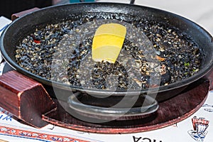 Arroz Negro Black paella