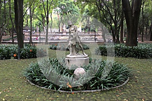 Art in Bosque de Chapultepec