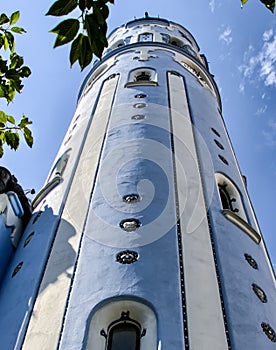 Art-deco kostel sv. Alžběty (modrý) v Bratislavě