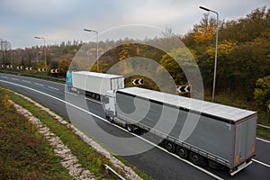 Articulated lorry