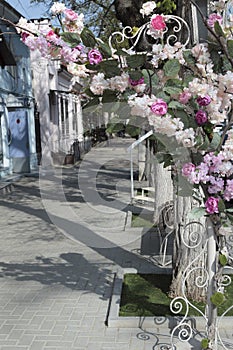 Artificial flowers in the design of city streets