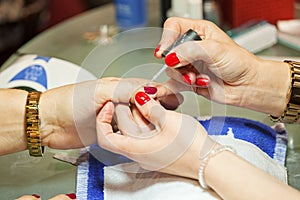 Artificial nails in the preparation