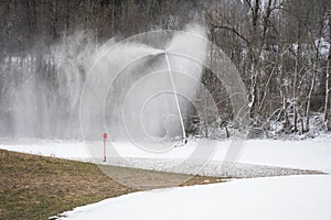 artificial snow cannon lance ski resort grass