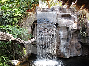 Artificial waterfall