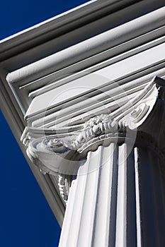 Artistic architecture: Ionic columns