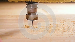 Artistic wood processing, computer-controlled precision