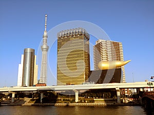 Asahi Beer Hall, Asahi Flame, Flamme d'Or, Tokyo Skytree, Sumida River, Tokyo, Japan