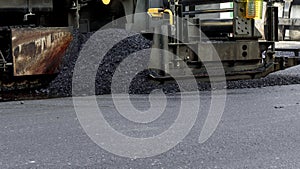 Ashphalt paving machine