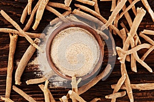 Ashwagandha roots and powder