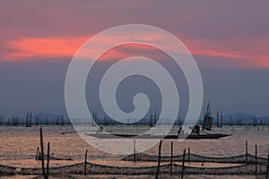 Tailandia pescador sobre el un barco 