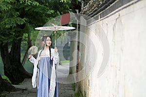 Asian Chinese woman in traditional Hanfu dressï¼Œclassic beauty in Chin