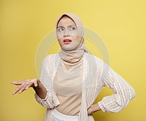 asian hijab women confuse expression