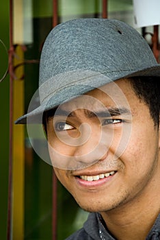 Ázijský muž portrét klobúk 