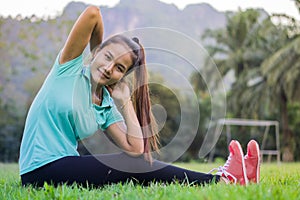 Asian teen Exercise attempt And Patiently