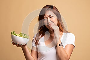 Asian woman hate salad