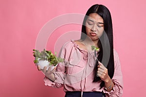 Asian woman hate salad